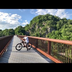 Meet your Posher, Julius bryan